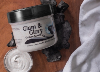 Glam & Glory Carbon Scrub